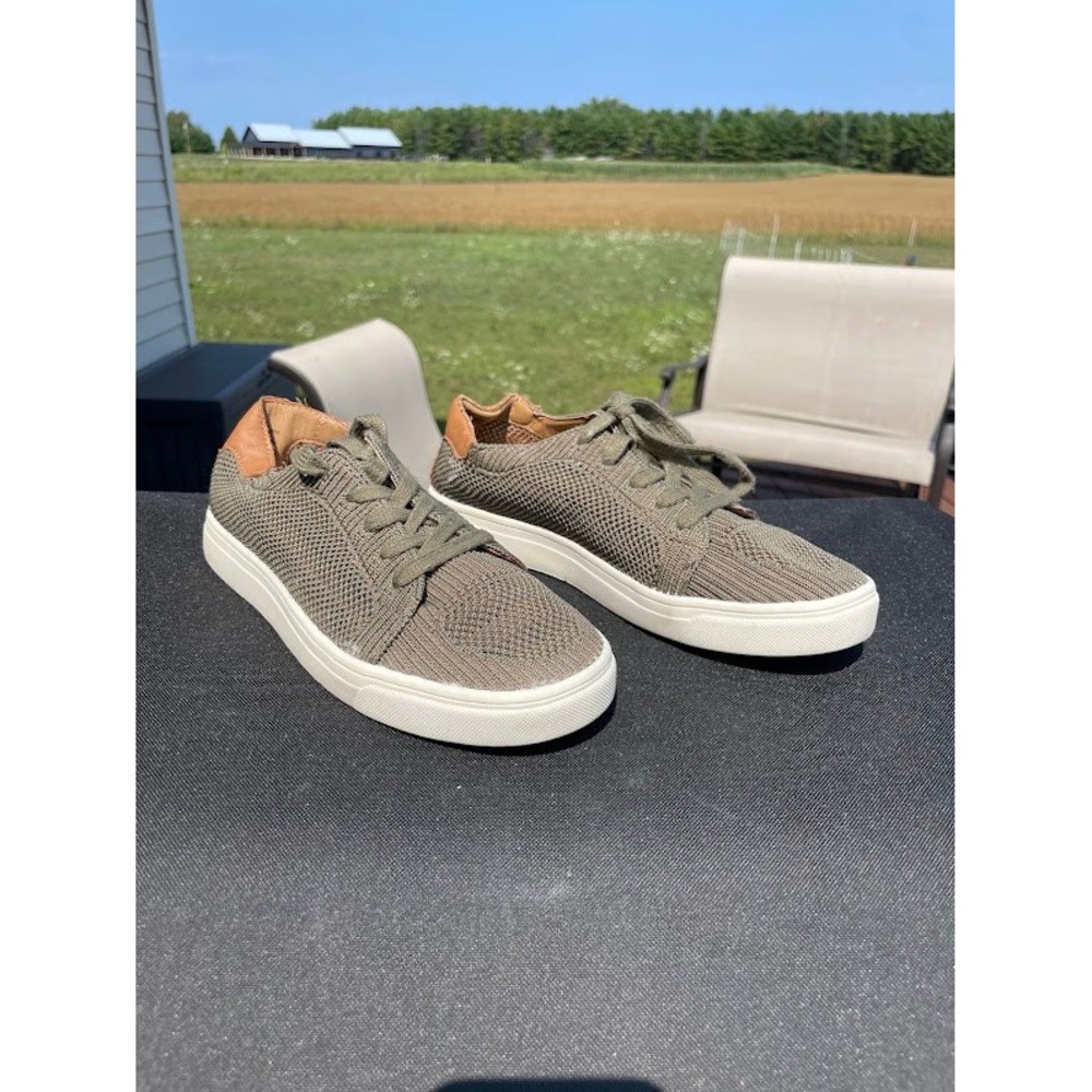 Lucky Brand Luika Knit Sneakers 6M Olive Green Good Casual Comfort